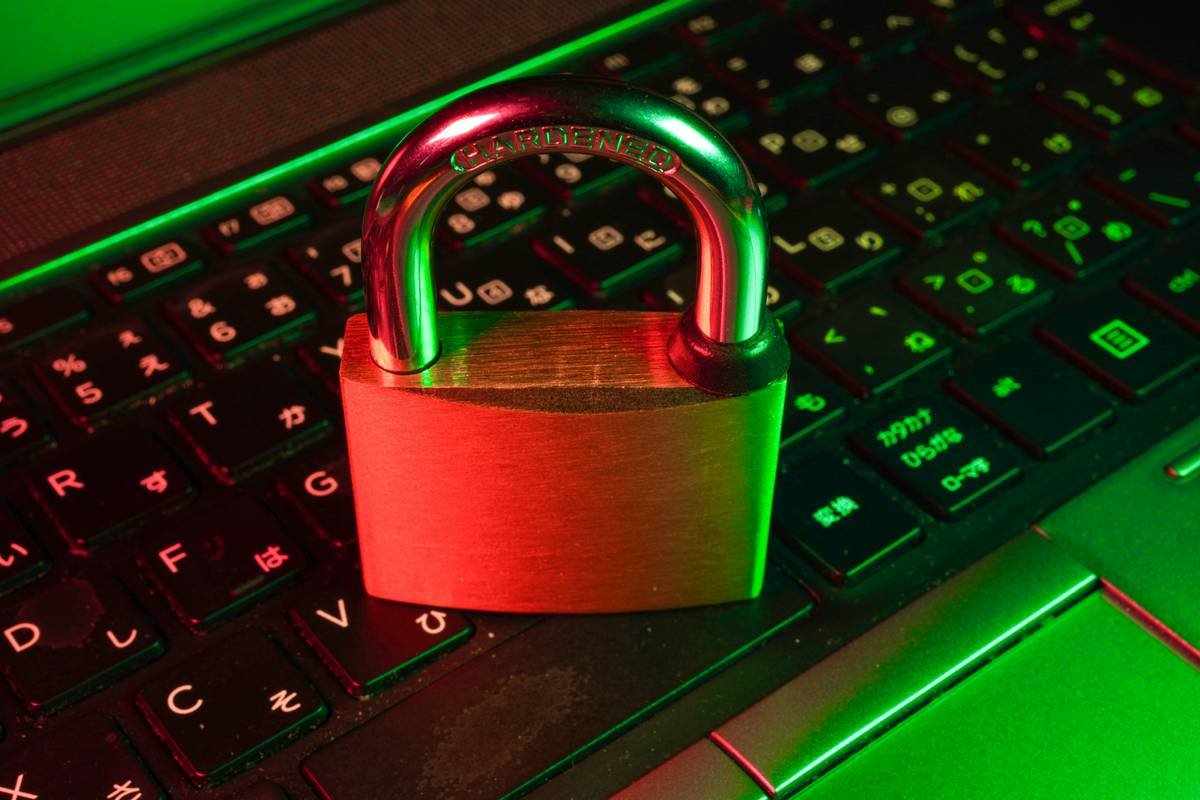 Cybersecurity radar visualizing real-time threat detection across cloud and on-prem environments